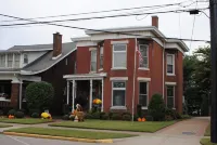 L&N Bed and Breakfast Ltd فنادق في Henderson