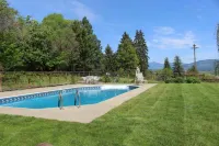 Northside School Bed & Breakfast