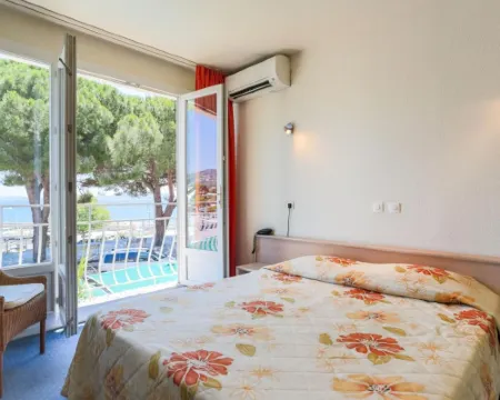 Hôtel le Richiardi Hotels in Carqueiranne