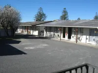 Sierra Beachfront Motel