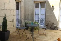 Une Chambre en Ville Hotels in Saintes
