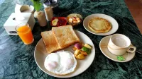 Chitwan Village Resort - breakfast