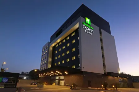 Holiday Inn Express & Suites Ensenada Centro