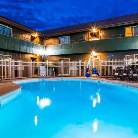 RiverTree Inn