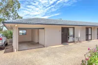 Clifford Gardens Motor Inn Hotel di Newtown