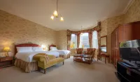 Glengarry Castle Hotel Hotels in Fort Augustus