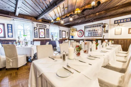 Familie Hopfeld - Hotel Dreikönigshof Отели рядом с достопримечательностью «AIT Austrian Institute of Technology GmbH»