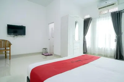 RedDoorz Syariah Near RS Awal Bros Batam Hotel a Batam Kota