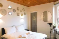 Claremont Hotel Hotels in Daybrook