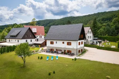 Green Lakes House