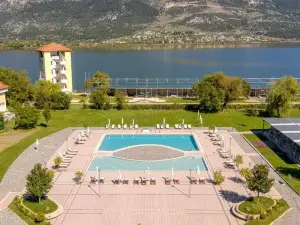 The Lake Hotel
