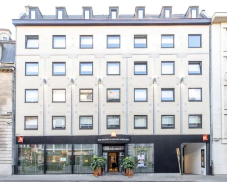 イビス ブリュッセル センター シャトラン イクセルのホテル