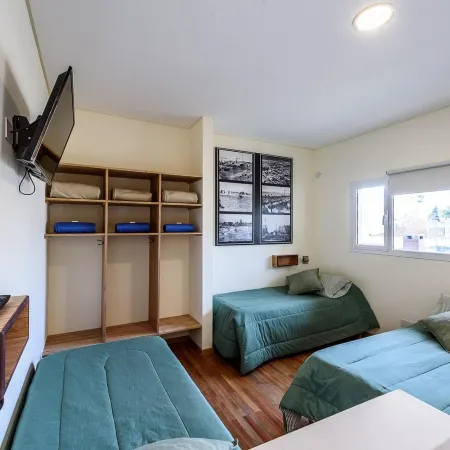 La Tosca Hostel Отели в г. Вьедма