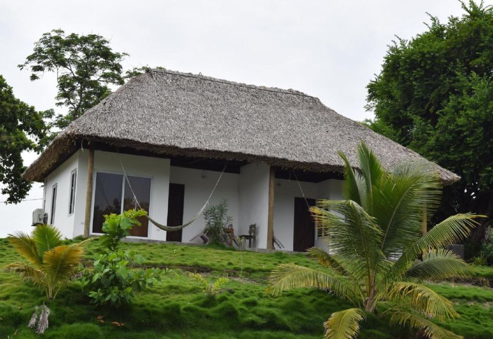 마야 제이드 리조트의 해변 전경