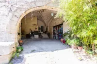 Mas du Crès Hotels in Galargues