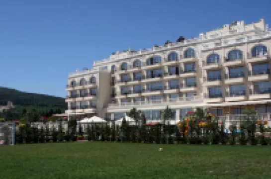 Therma Palace - Spa Mineral Pool & All Inclusive & Free Parking Hotels in 