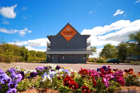 Premiere Classe Ales - Anduze Отели в г. Русон