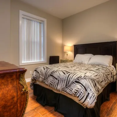 Western Hotel & Executive Suites Hotels near Alumni Stadium