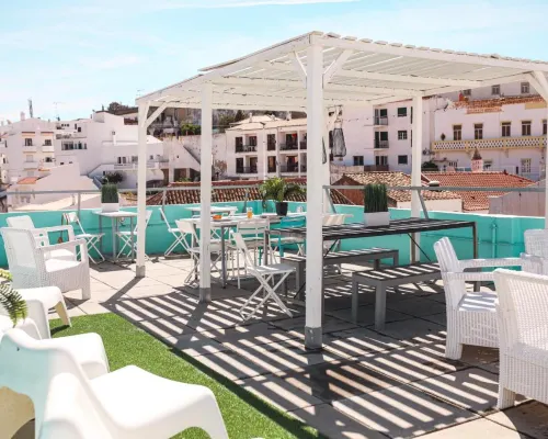 Peneco Albufeira GuestHouse Hotels near شاطئ إيفاريستو