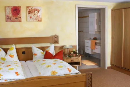 Schwarzer Adler - Hotel Garni Отели в г. Нойштадт-на-Айше