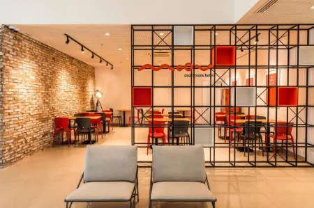 Hotel Moov Porto Alegre Отели в г. Порту-Алегри