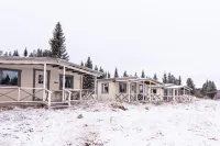 Aurora River Camp Glass Igloos & Cabins