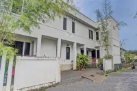 OYO 92964 Kost 99 Hotels in Talawaan