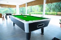 The Green Jungle Resort Hotels in Takave