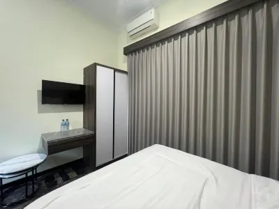 Nofrah House Syariah Mitra RedDoorz Hotel dekat Politeknik ATMI Surakarta (Kampus 2 Gonzaga)