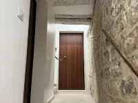 레 스탄제 리트로바테 트라니 호텔