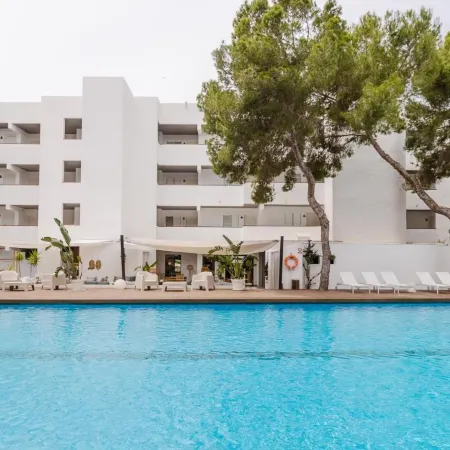 Apartamentos Es Pujols - Emar Hotels