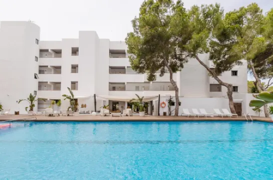 Apartamentos Es Pujols - Emar Hotels