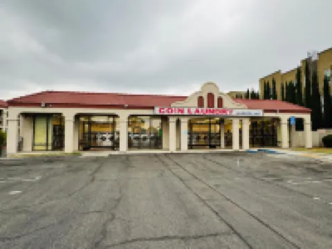 โรงแรมคาซาบลังกา - อาซูซา, ลอสแอนเจลิส โรงแรมในอาซูซ่า