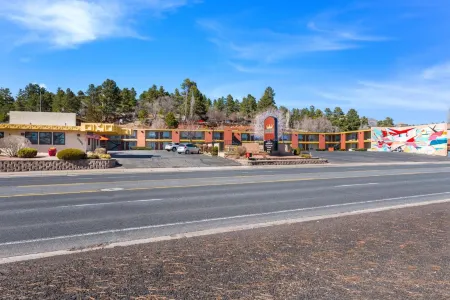 Kings House Motor Hotel