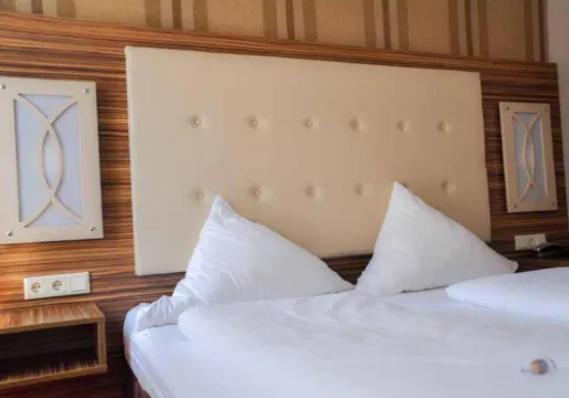 โรงแรมวิลลา เออร์เลน