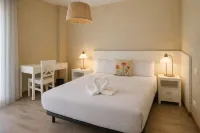 Ayz Villegas - Auto Check-in Property Hotels in Madrid