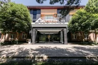 Charos Family Resort - parking