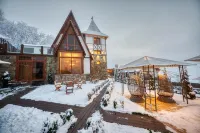 Alpine Castle Hotel のホテル