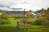 The Lakeside Hotel & Leisure Centre Hotel a 