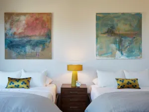 Kinn Guesthouse Bay View