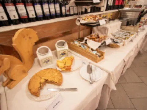 貝爾尼納酒店 蒂拉諾酒店
