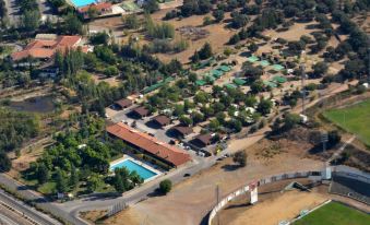 Hostal - Bungalows Camping Cáceres