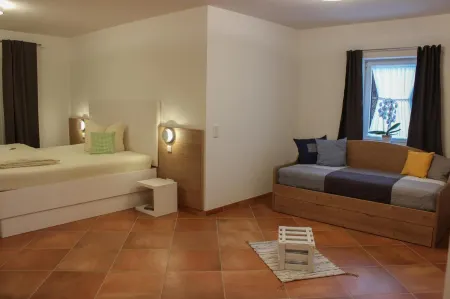 Wirtsberg Pension & Cafe Отели в г. Эхинг