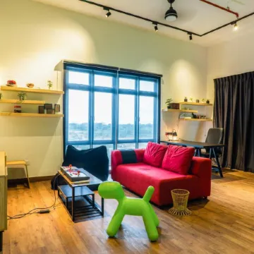 Manhattan Theme Suite by Nest Home at Austin Heights