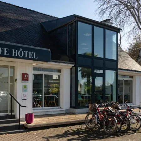 Logis Golfe Hotel