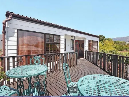 Harfield Guest Villa