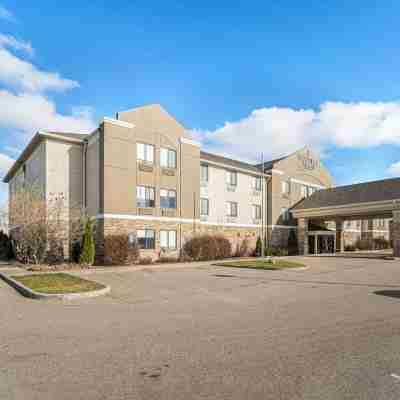Country inn and Suites by Raddison South Haven Hotel Exterior