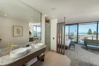 The George Hotels in Glenelg East