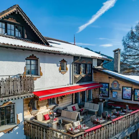 Le Coucou Hotel Restaurant & Lounge-Bar Отели рядом с достопримечательностью «Mountain Studio»