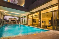 The Safron Hotel Ikeja - Pools